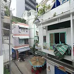 Sen Alley Dormitory & Restaurant